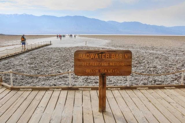 Badwater-Basin-in-Death-Valley-National-Park-California (1).jpg
