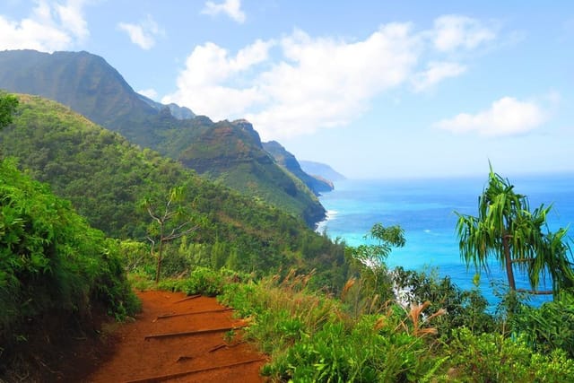 Best-Hikes-in-Hawaii-post-cover.jpg